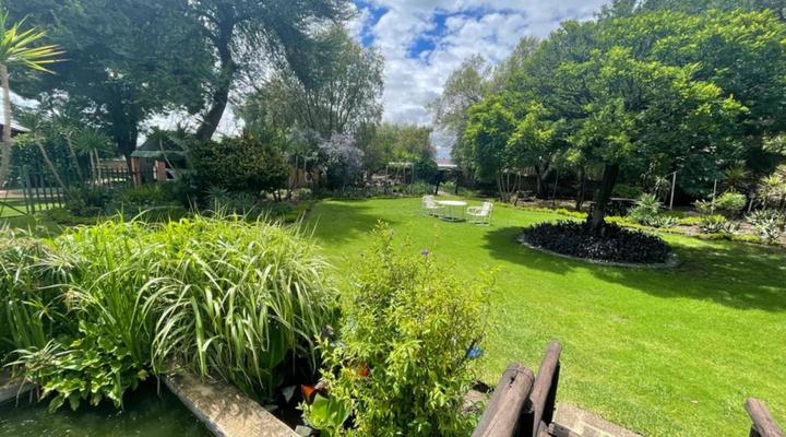 Golden Elephant Guest House