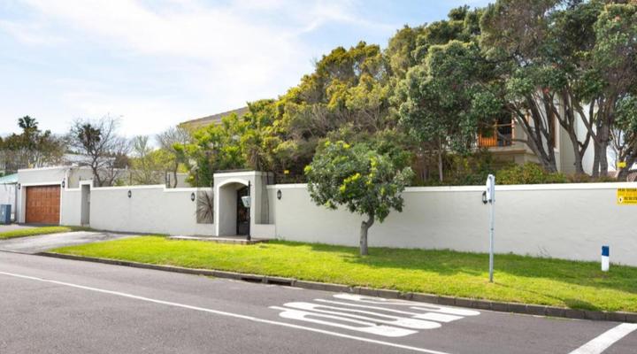 Thomson's Accommodation