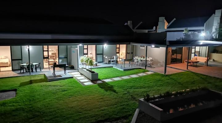 Three Feathers Cottages