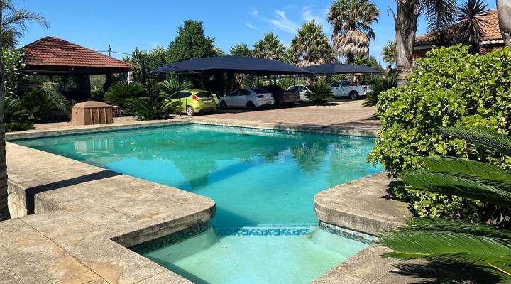 Tamarisk Guest Lodge