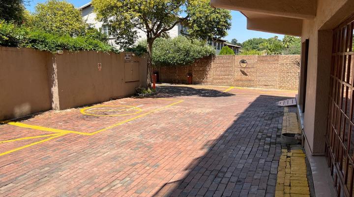 Inn & Out Sandton Park