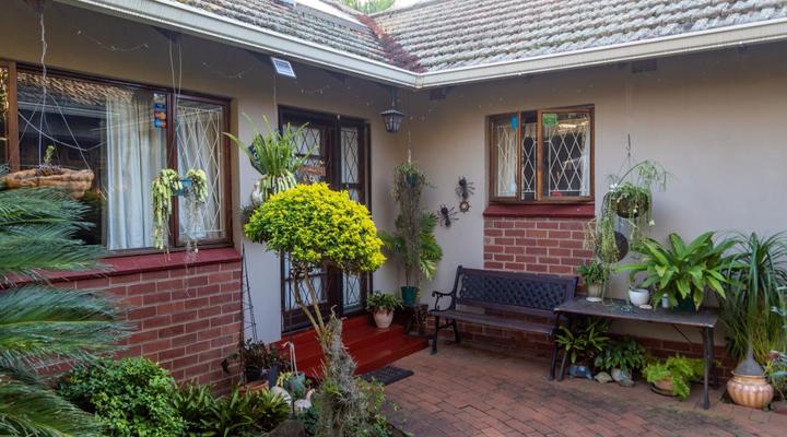 Jean-Lee Bed & Breakfast