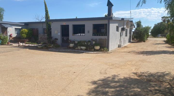 Hoon's Accommodation/ Karas Inn B&B