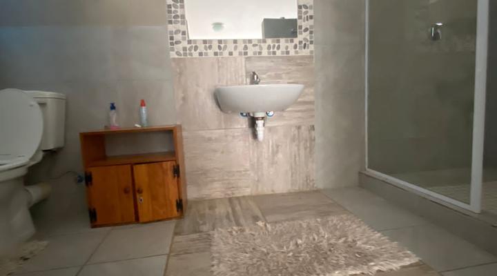 Hoon's Accommodation/ Karas Inn B&B