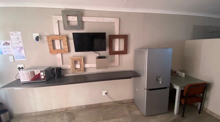 Hoon's Accommodation/ Karas Inn B&B