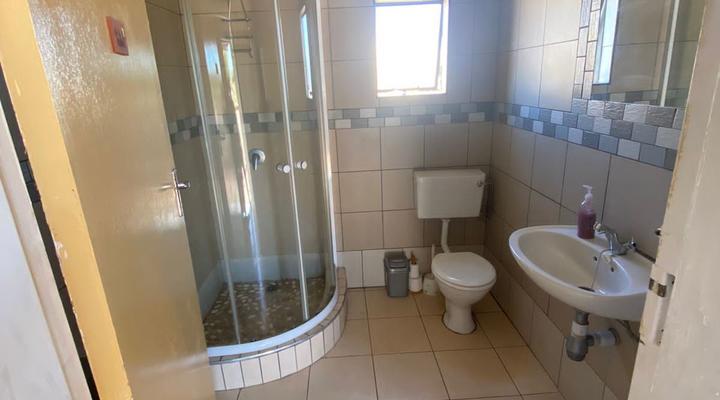 Hoon's Accommodation/ Karas Inn B&B