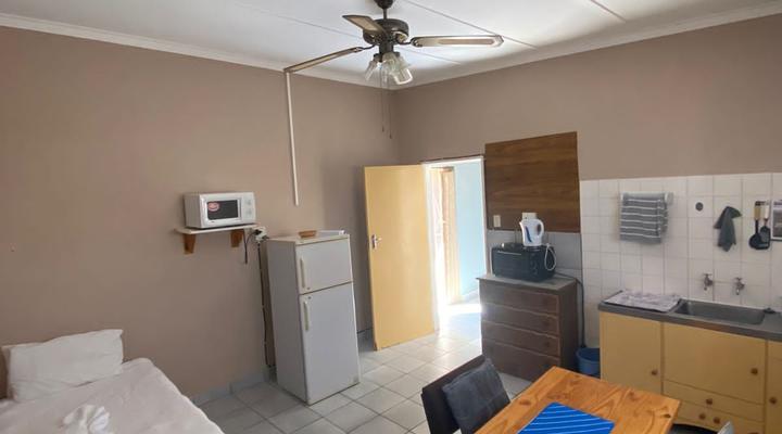 Hoon's Accommodation/ Karas Inn B&B