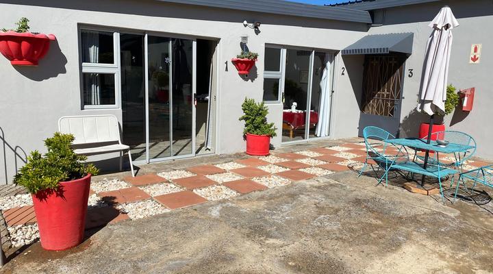 Hoon's Accommodation/ Karas Inn B&B