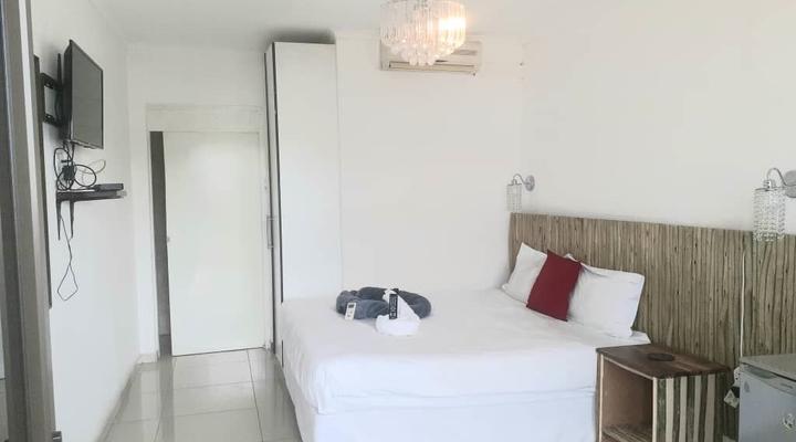 Pandeinge Guest House