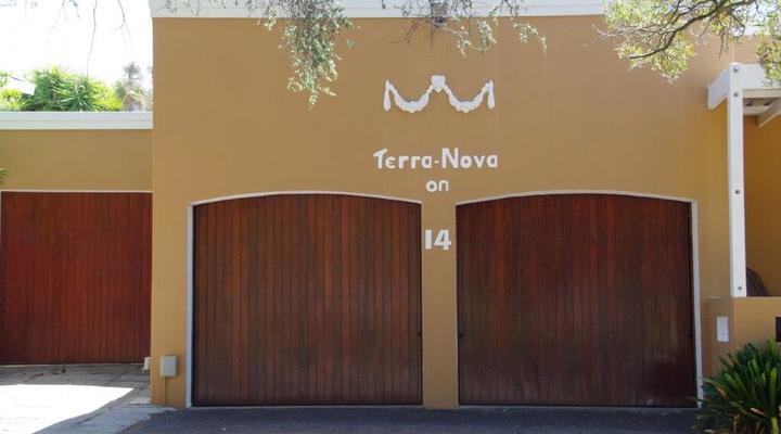 Unit Esmè & Unit Maria