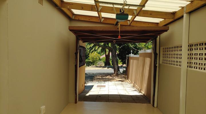 Unit Esmè & Unit Maria