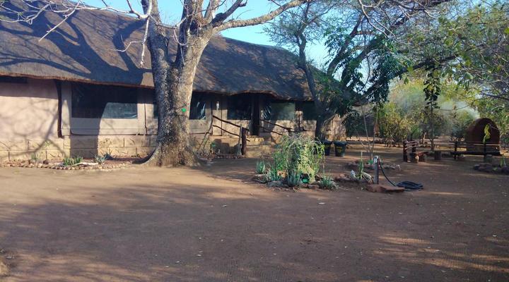 Nthakeni Bush & River Camp