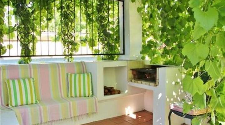 Chantilly Guest House