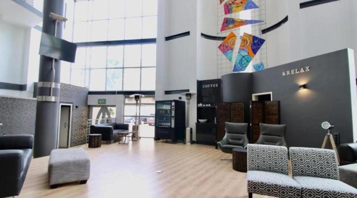 Spacious Urban Sanctuary