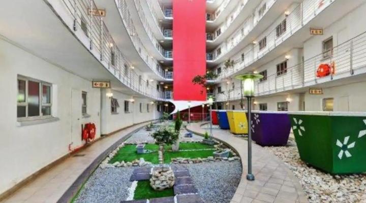 Spacious Urban Sanctuary