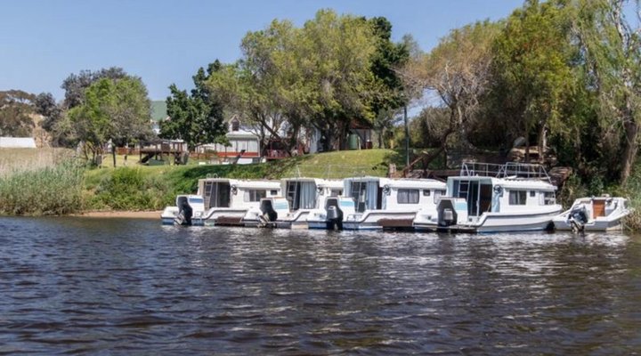Houseboat Hire