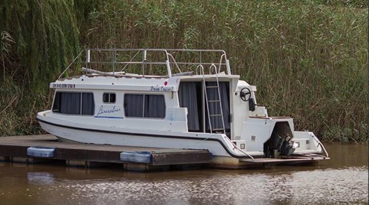 Houseboat Hire
