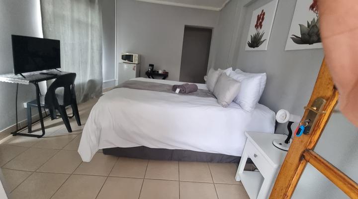 Stay@Home Airport Lodge