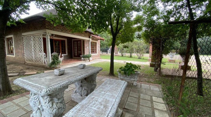 Arcadia Guesthouse & Restaurant