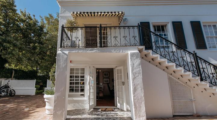 Maison Chablis Guest House