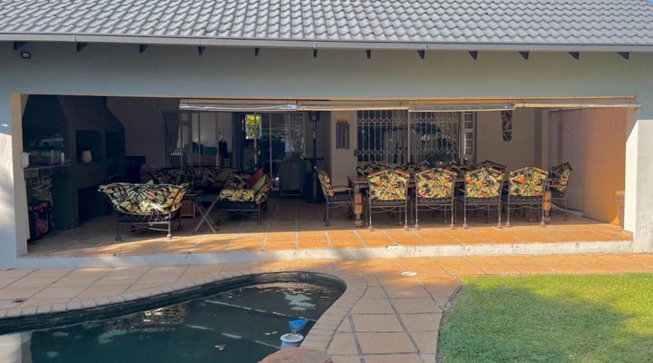  Lenox Lodge Guesthouse