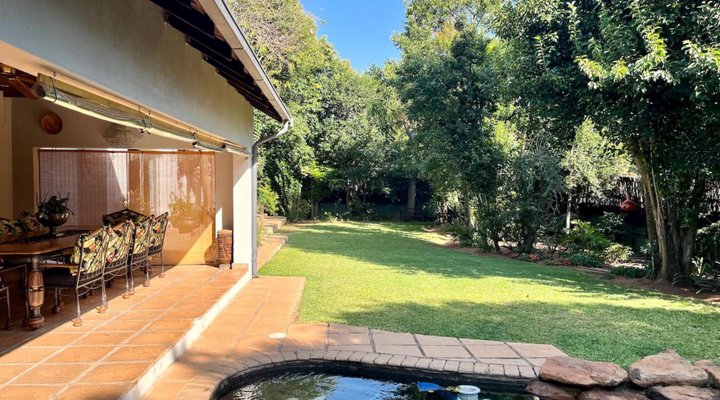 Lenox Lodge Guesthouse
