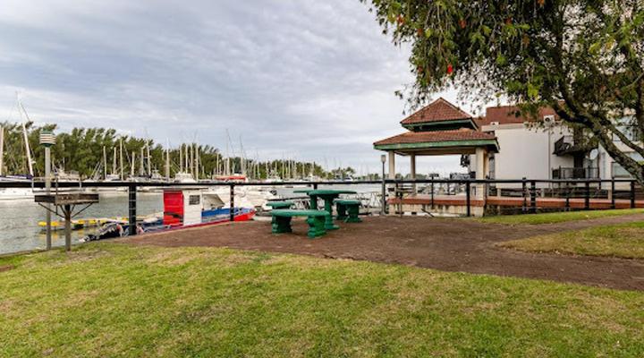 Mzingazi On The Bay Waterfront Villas