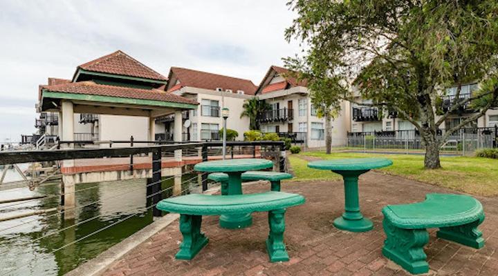 Mzingazi On The Bay Waterfront Villas