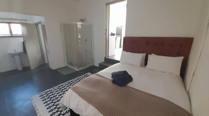 Beach Studio - walk to the beach