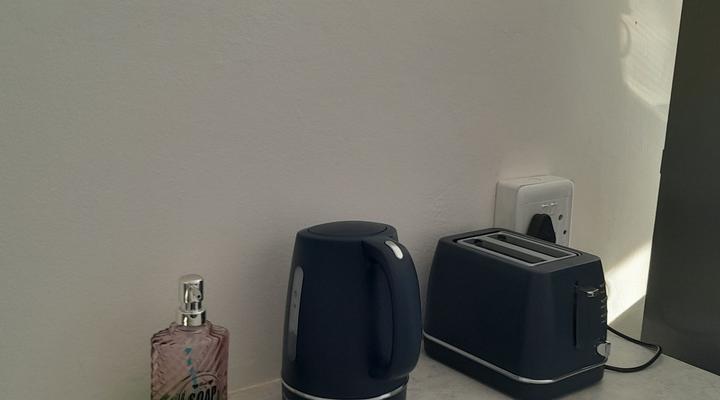 Beach Studio - walk to the beach