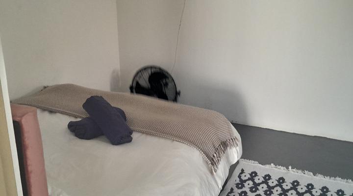 Beach Studio - walk to the beach