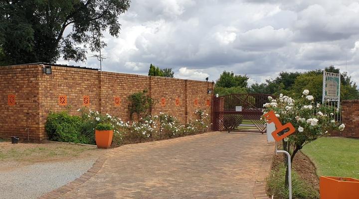 The Lazy Grape Guest Lodge & Spa