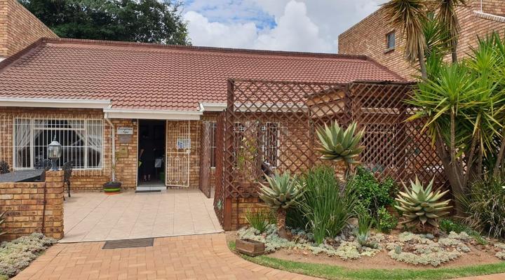 The Lazy Grape Guest Lodge & Spa