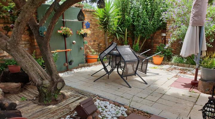 The Lazy Grape Guest Lodge & Spa