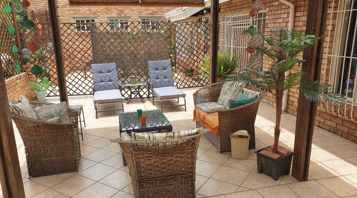 The Lazy Grape Guest Lodge & Spa