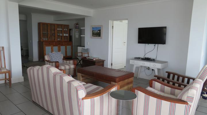 87 on Marine - Bottom Floor Apartment