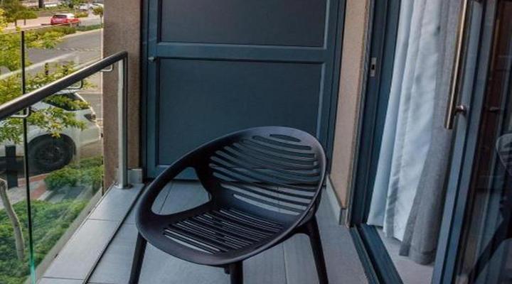 Menlyn Maine Apartments Unit 9