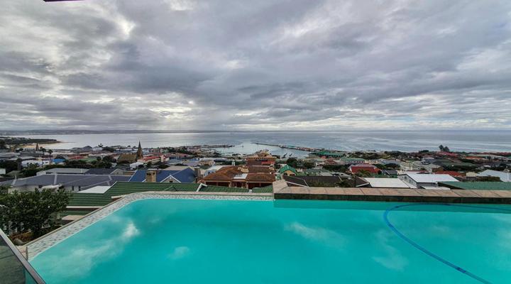 3 Colours Blue Guest House