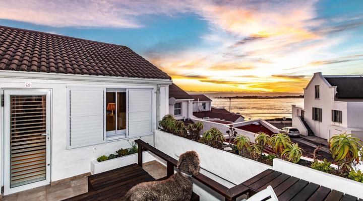 Blouberg Beach Home – Spanish Steps