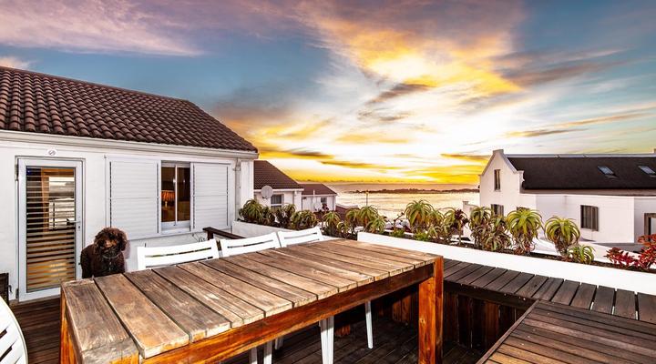 Blouberg Beach Home – Spanish Steps