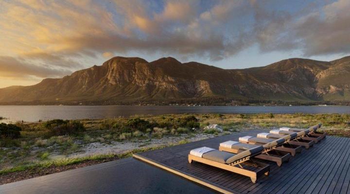 Perivoli Lagoon House