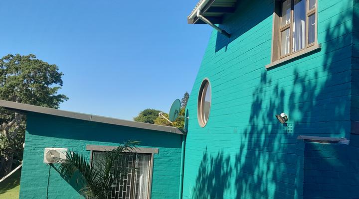 Beach Studio - walk to the beach