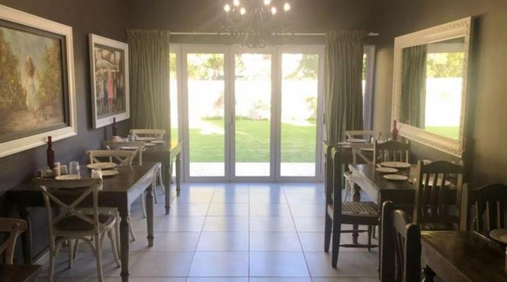 Six on Reinecke Guesthouse