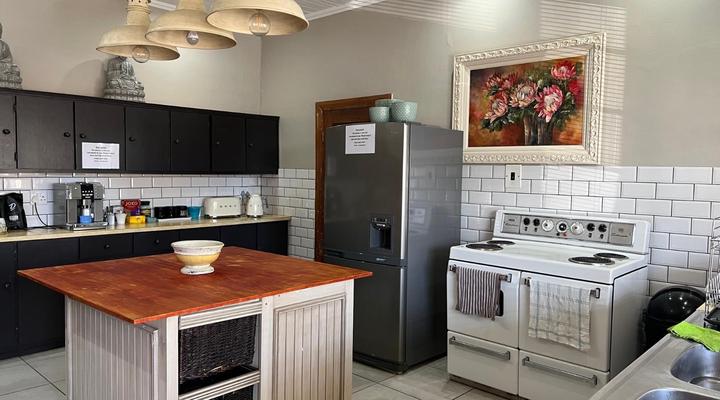 Six on Reinecke Guesthouse