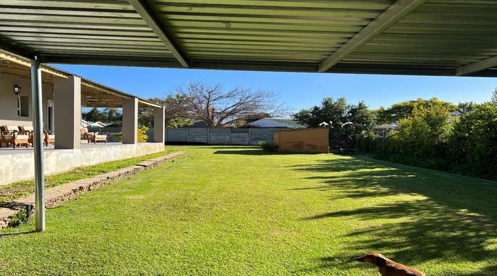 Six on Reinecke Guesthouse