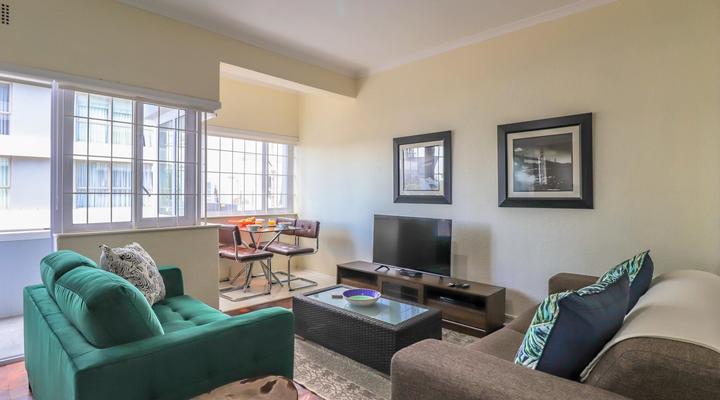 Eaton Square 2 by CTHA