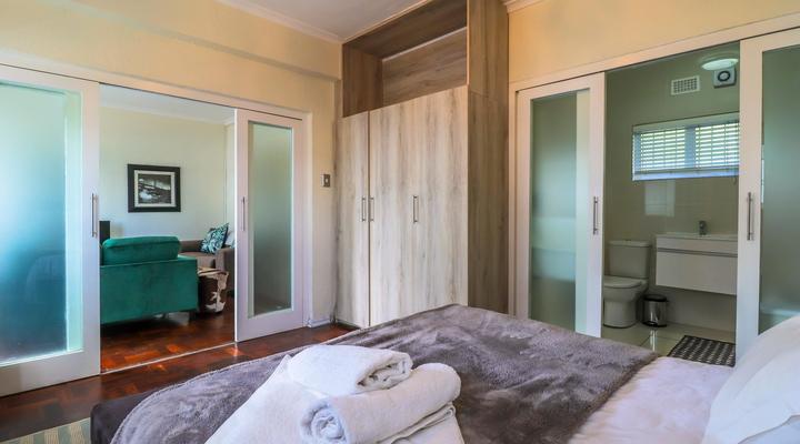 Eaton Square 2 by CTHA