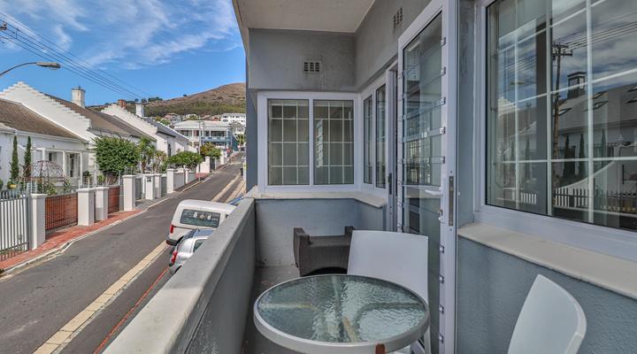 Eaton Square 2 by CTHA