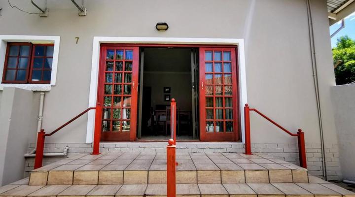 Jock-Inn Guest House