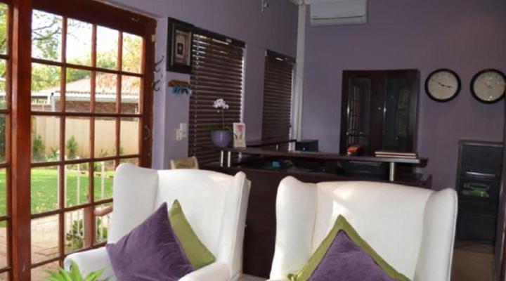 Jock-Inn Guest House